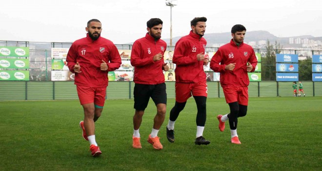 Karşıyaka, Kuşadası'nda kampa girecek