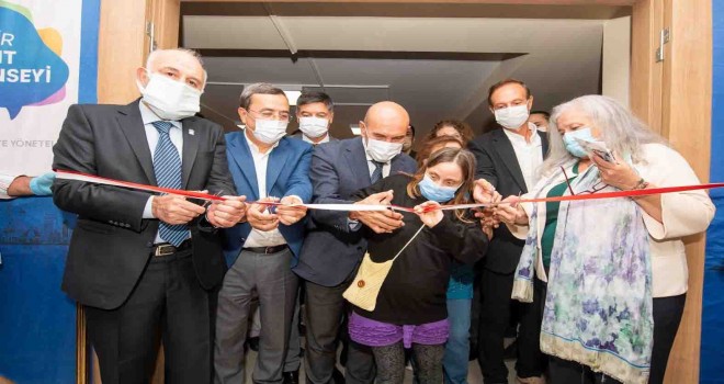 İzmir Kent Konseyi'nin yeni hizmet binası açıldı