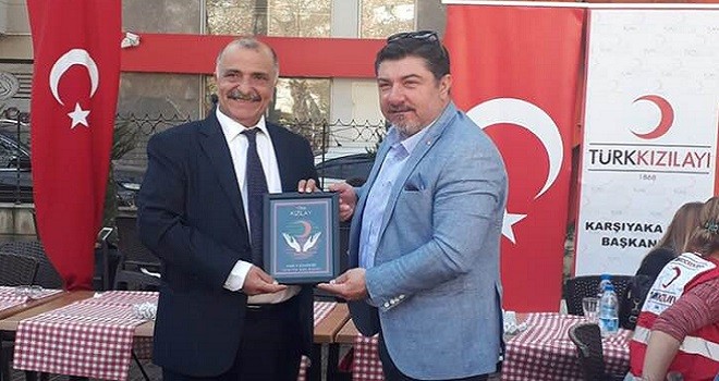 Yılmaz Durmaz'a Kızılay'dan onur plaketi