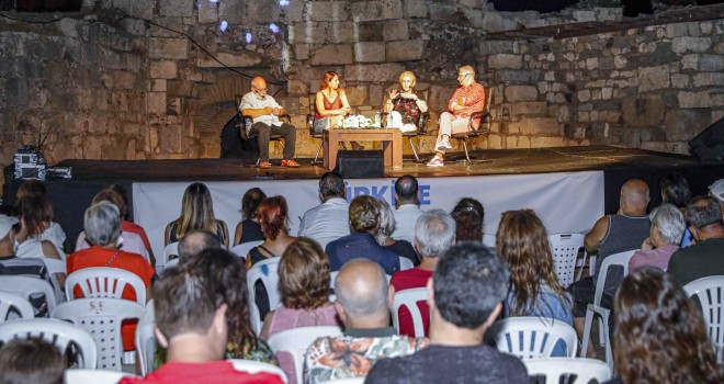 Ünlü yazarlar Seferihisar’da buluştu