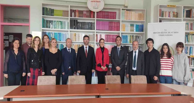 İzmir Cengiz Aytmatov Sosyal Bilimler Lisesi'nde Atatürk Kitaplığı açıldı