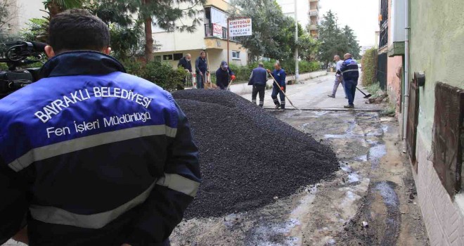 Bayraklı'nın sokakları yenileniyor