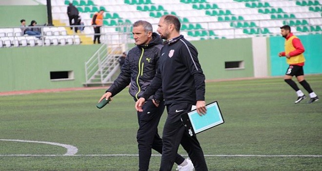 Karşıyaka futbolda Taşyürek gitti, Güraçar geldi...