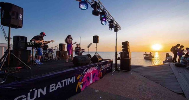 Gün Batımı konserleri Bostanlı Seyir Terası’nda devam ediyor
