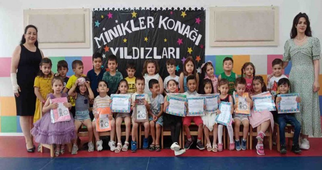 Minikler Konağı ilk mezunlarını verdi