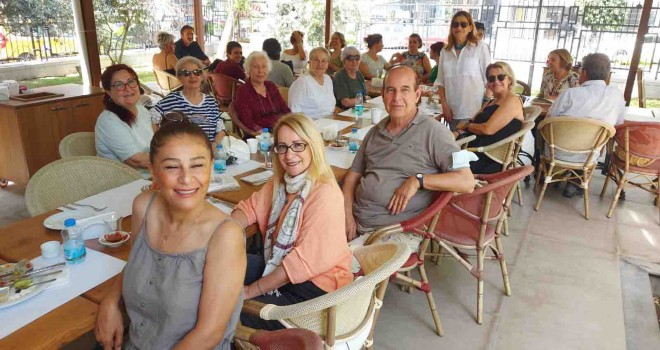 Usta fırçalar kahvaltıda bir araya geldi