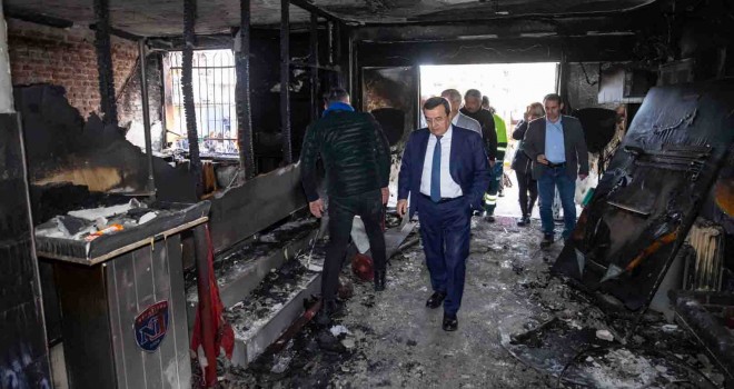 Başkan Batur, yanan Necatibey İlkokulu’nda incelemelerde bulundu