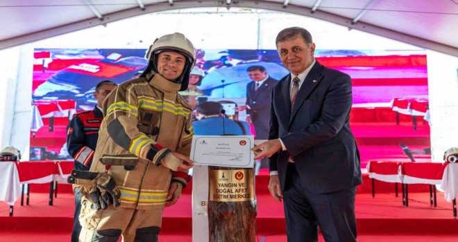 Yeni itfaiye memurları mezun oldu, yemin etti...