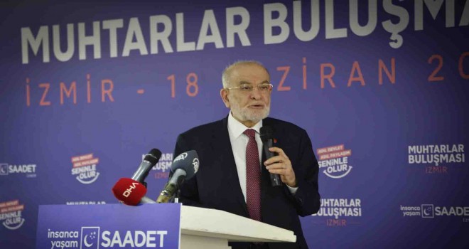Karamollaoğlu İzmir'de muhtarlarla bir araya geldi