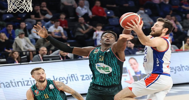 Pınar Karşıyaka, Anadolu Efes'i İstanbul'da devirdi