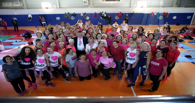 Karşıyaka'da kadınlardan meme kanseri mesajı: Farkındayız