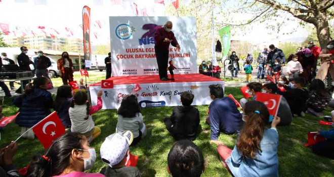 Bayraklı'da 23 Nisan coşkusu başladı