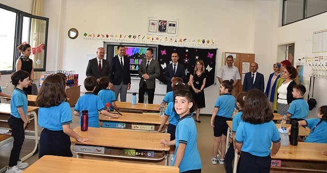 Karşıyaka’da 40 bin öğrencinin karne sevinci