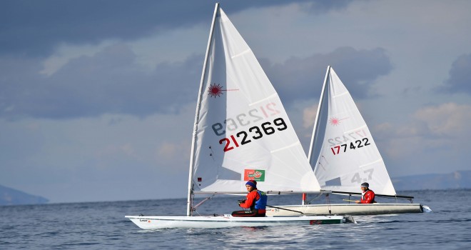 Yelken Kış Kupası'nda 4,7 sınıfında Karşıyakalılar ön sıralarda...