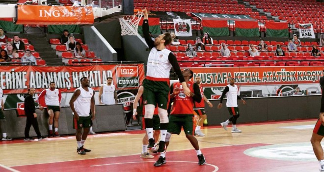 Pınar Karşıyaka, Beşiktaş deplasmanında