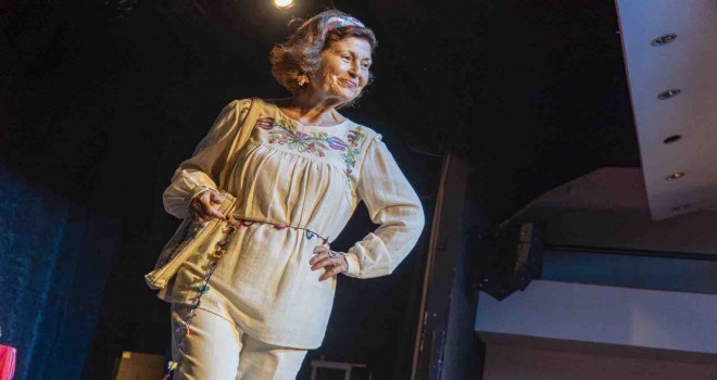 Karşıyaka’nın çınarlarından renkli defile