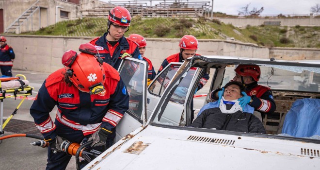 Özel donanımlı paramedikler Türkiye’ye örnek oluyor