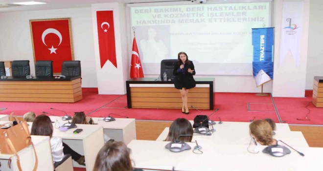 Bayraklı’da dermatoloji semineri