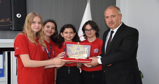 Türkiye Şampiyonları Müdür Kadıoğlu'nu ziyaret etti