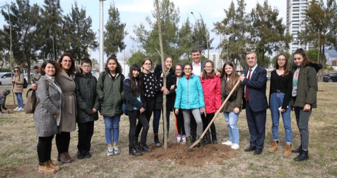 Karşıyaka’da 4 yılda 89 Bin fidan, 55 park