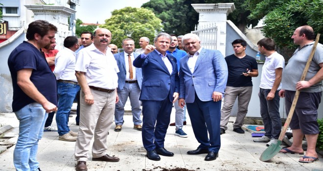 Tuncay Özkan'ın ilk ilçe ziyareti Bornova'ya