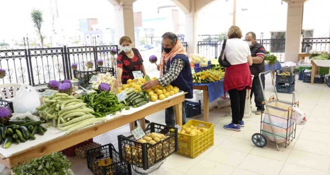 Çeşme’de Tarla’dan Sofra’ya üretici pazarı