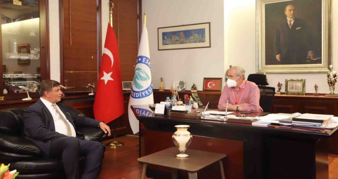 Başkan Tugay, Yılmaz Büyükerşen'i ziyaret etti