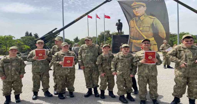 Temsili törende yemin ederek terhis oldular