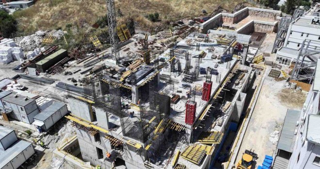 Eşrefpaşa Hastanesi yeni hizmet binası hızla yükseliyor