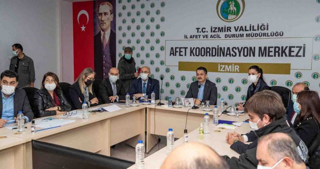 Bakan Pakdemirli: Karşıyaka'da 304 bin metrekarelik rezerv alanlarda yeni yaşam alanları kuracağız