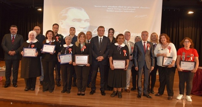 Karşıyaka Kuran Kursu öğrencileri Ulu Önderimizi andı