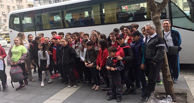 Ağlayarak ayrıldılar...