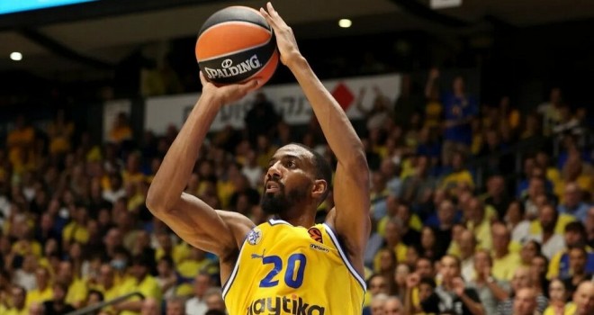 Karşıyaka potada yasağı kaldırdı, transfer yaptı