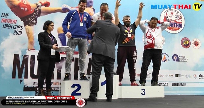 Bostanlıspor, koronalı günlerde de zirveye çıktı!