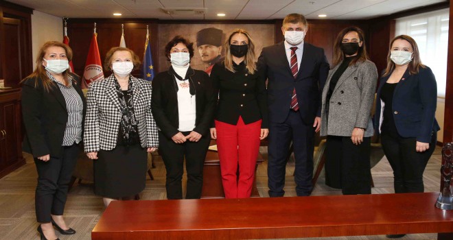 Aylin Nazlıaka'dan Karşıyaka Belediyesi'ne ziyaret