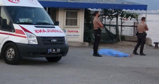 Bostanlı'da denizde erkek cesedi bulundu