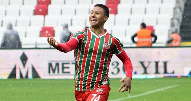 Karşıyaka'da ayrılık