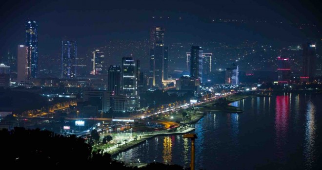 İzmir’de dış cephe aydınlatmasında yeni dönem