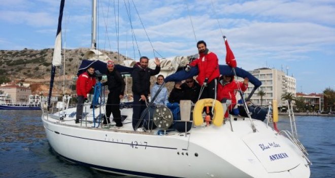 30 Üniversite öğrencisi yelkenle tanıştı
