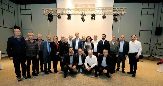 Bayraklı’nın muhtarları Başkan Sandal’ın yanında