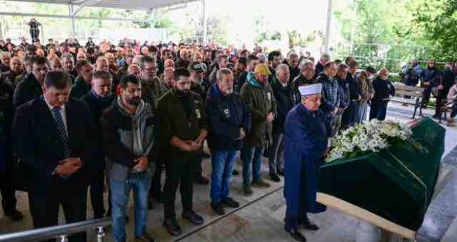 Ünlü yönetmen Sadullah Celen son yolculuğuna Karşıyaka'dan uğurlandı