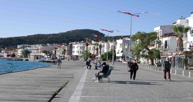 Foça'da bayram sefası akşam sefasına karıştı