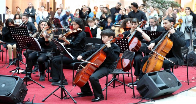 Çocuk Senfoni Orkestrası büyüledi...