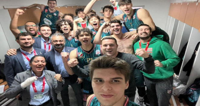 Pınar Karşıyaka'nın gençleri Bursa'da galip