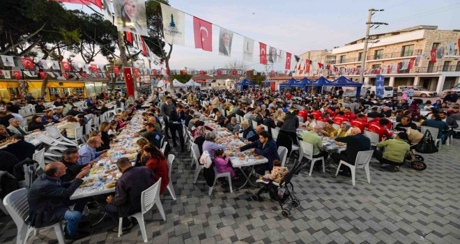 Birlik ve dayanışma sofrası Foça'da kuruldu