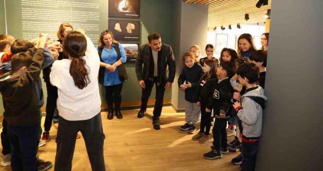 Başkan Kırgöz, yarıyıl tatilinde çocukları unutmadı