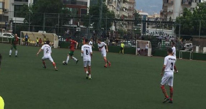 Zübeyde Hanım 1-4'den maçı çevirdi...