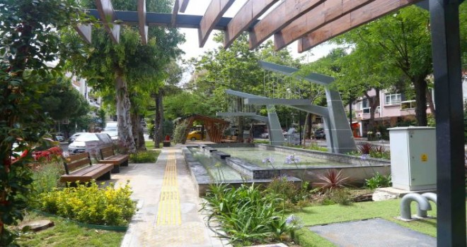 Karabağlar’ın parkları yaza hazır