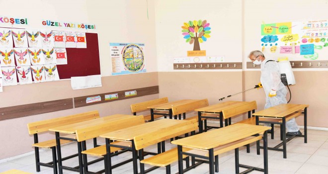 Çiğli’deki okullar sınav öncesi dezenfekte edildi