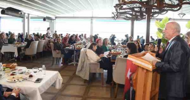 Karşıyaka Müftülüğü, Karşıyakalı kadınları kahvaltıda bir araya getirdi